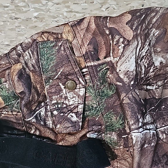 Cabelas insulated winter hunting pants with adjustable straps - Picture 6 of 9